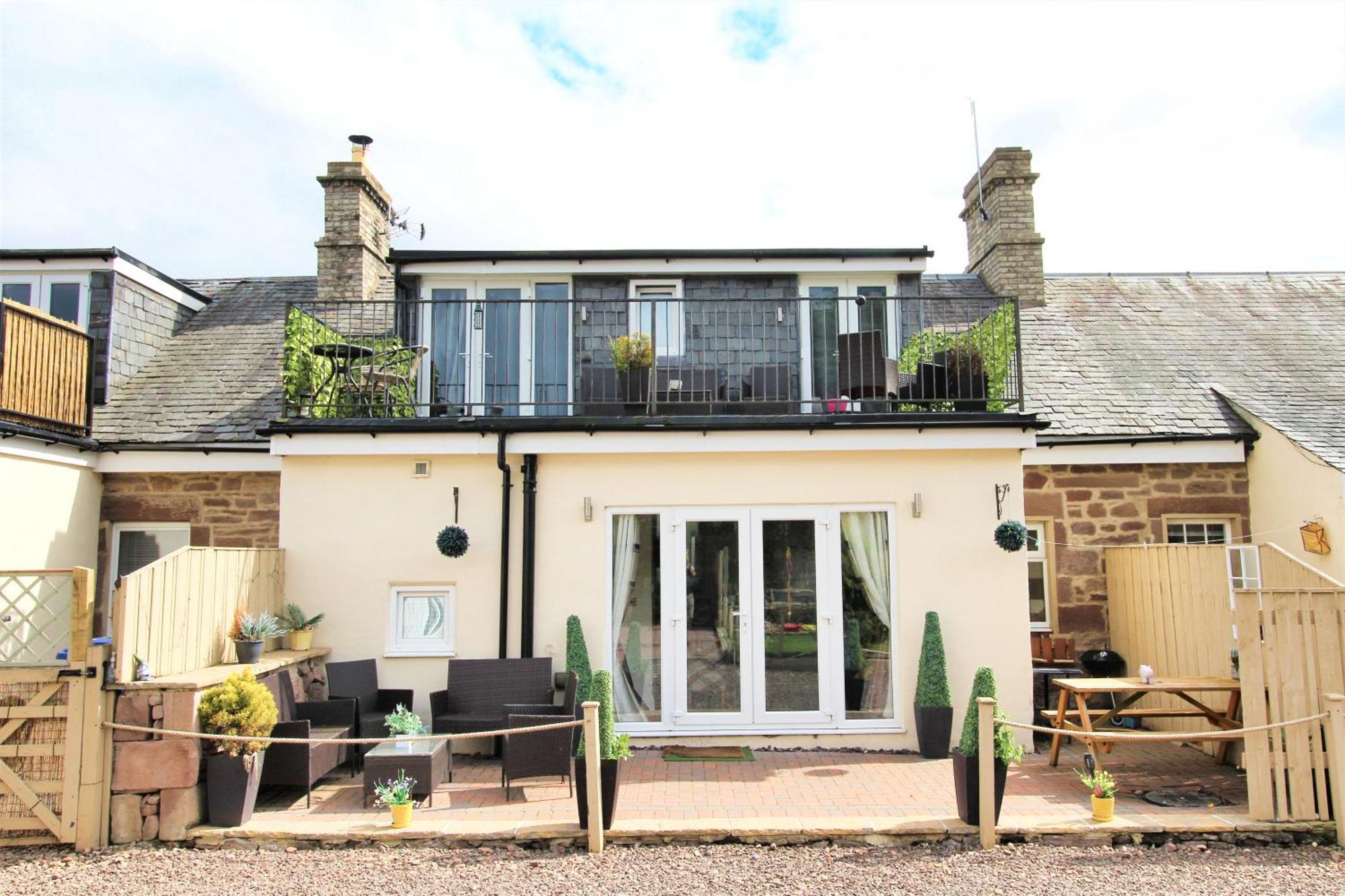 Norham Cottage: Rural Retreat With Access And Dog-friendly Amenities Holiday home